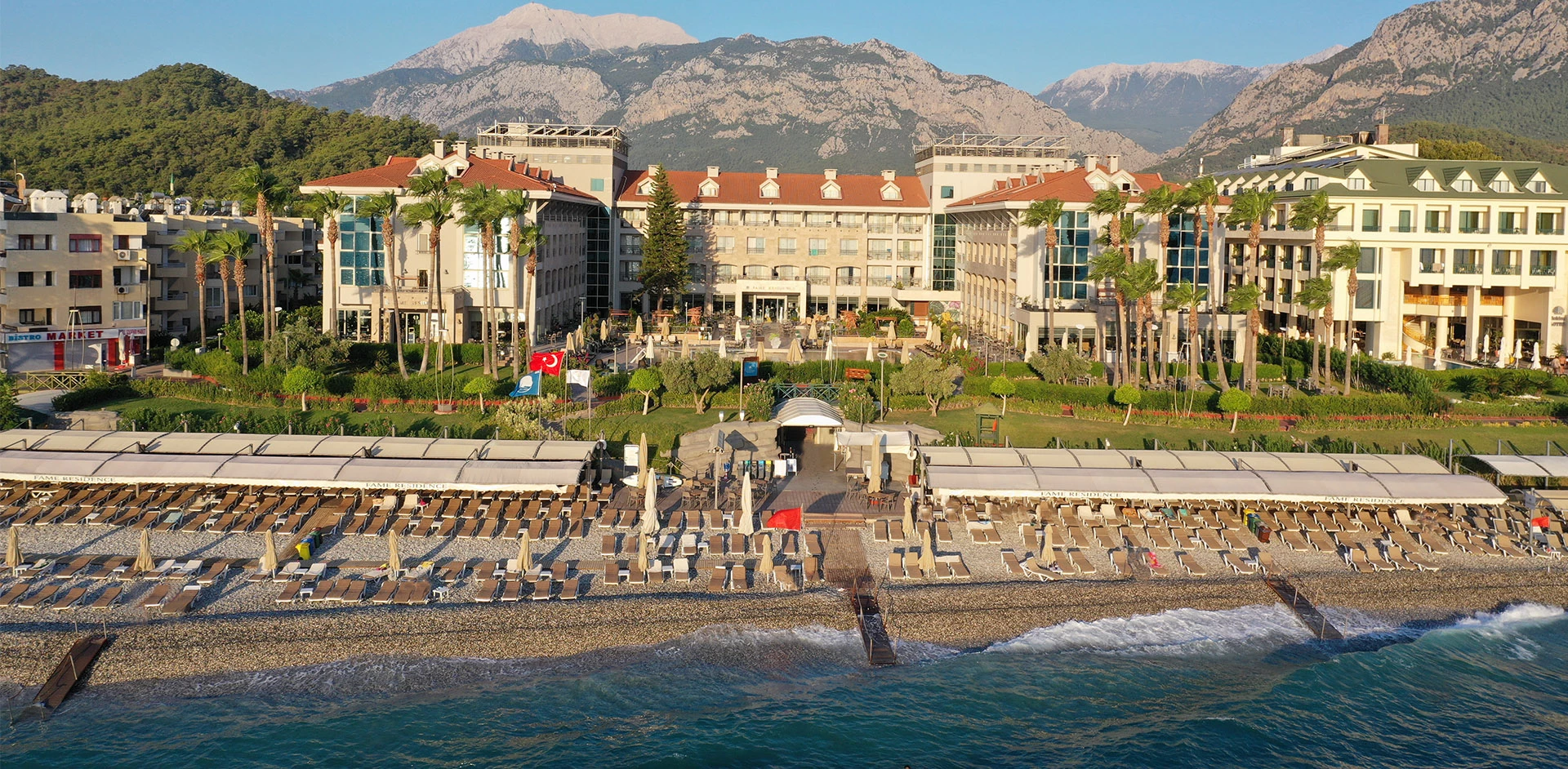 Toros Dağları önünde Fame Residence Kemer & Spa
